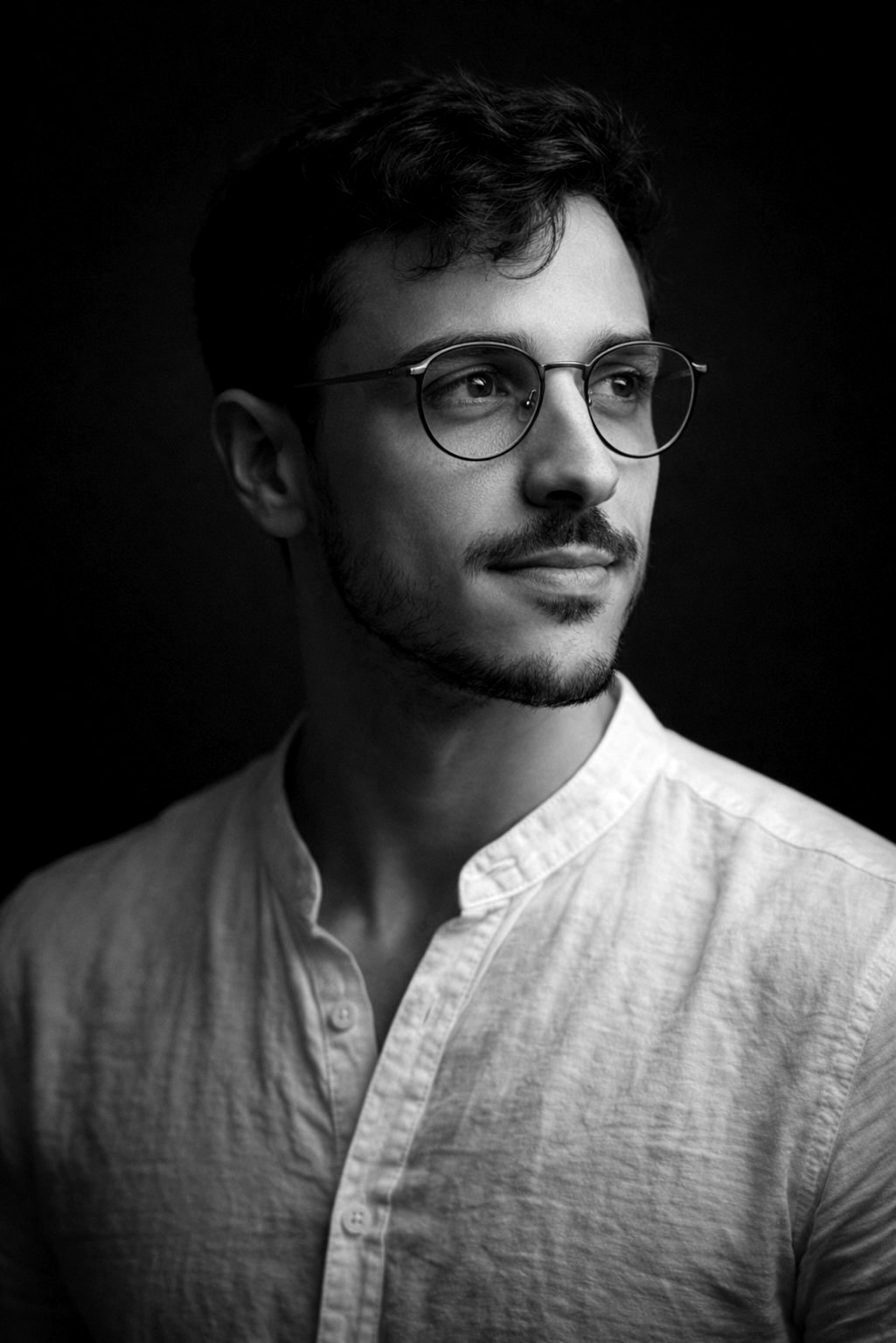 Retrato de Leonardo Sena, sócio-fundador da Agência Digits